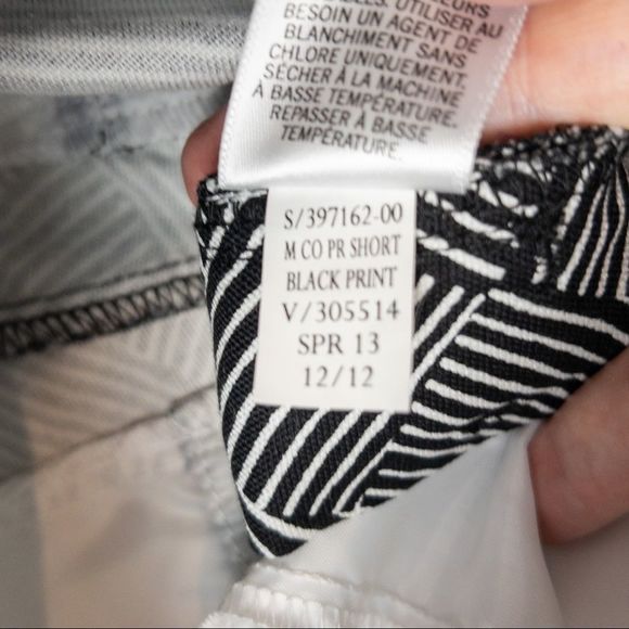 BANANA Republic  Ryan Fit Black and White Basket Weave Shorts - S… - Picture 5 of 5